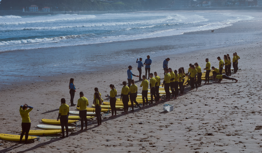 SurfCamp en Asturias para grupos